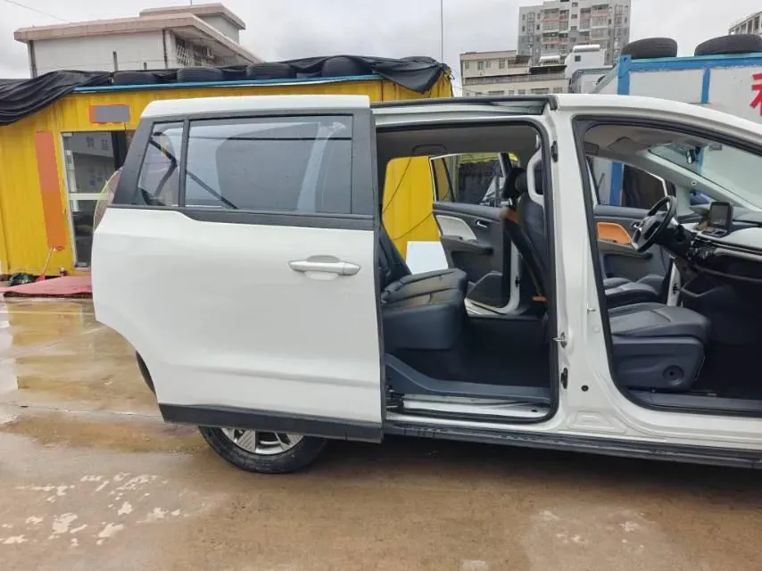 2022 JMC YuHu 7 2.0T 141HP L4 8AT,autocango,china used car exporter,china ev exporter,chinese used car exporter,chinese used ev exporter