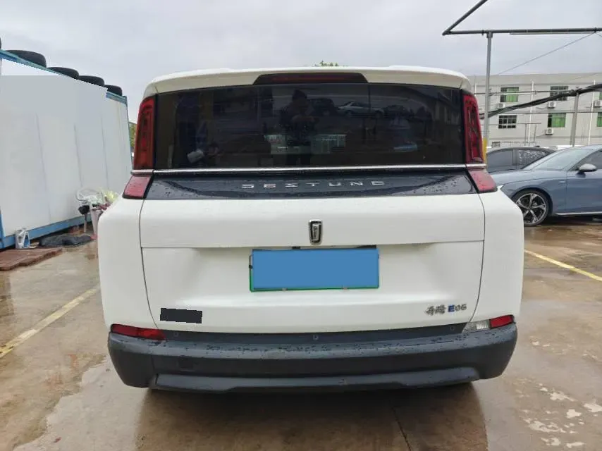 2022 JMC YuHu 7 2.0T 141HP L4 8AT,autocango,china used car exporter,china ev exporter,chinese used car exporter,chinese used ev exporter