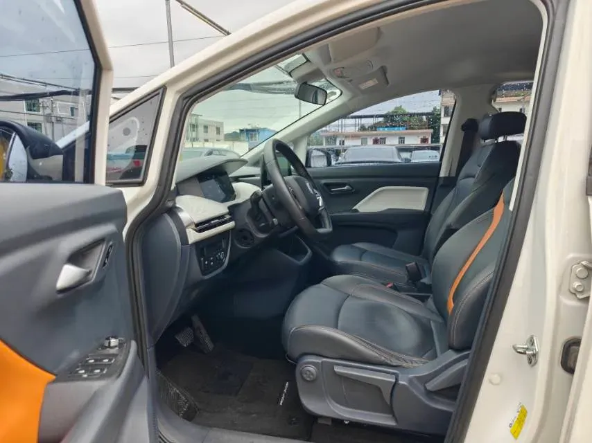 2022 JMC YuHu 7 2.0T 141HP L4 8AT,autocango,china used car exporter,china ev exporter,chinese used car exporter,chinese used ev exporter