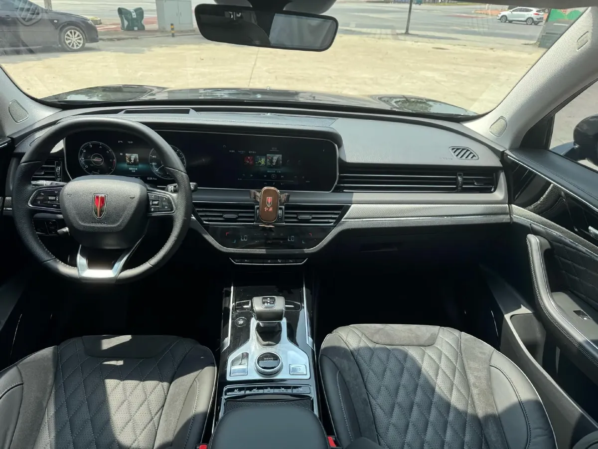 2022 HongQi HS5 2.0T 224HP L4 6AT,autocango,china used car exporter,china ev exporter,chinese used car exporter,chinese used ev exporter