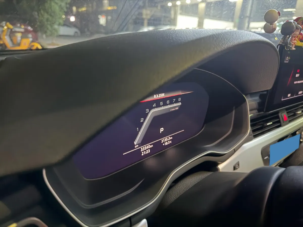 2022 Audi A4L 2.0T 190HP L4 7DCT,autocango,china used car exporter,china ev exporter,chinese used car exporter,chinese used ev exporter