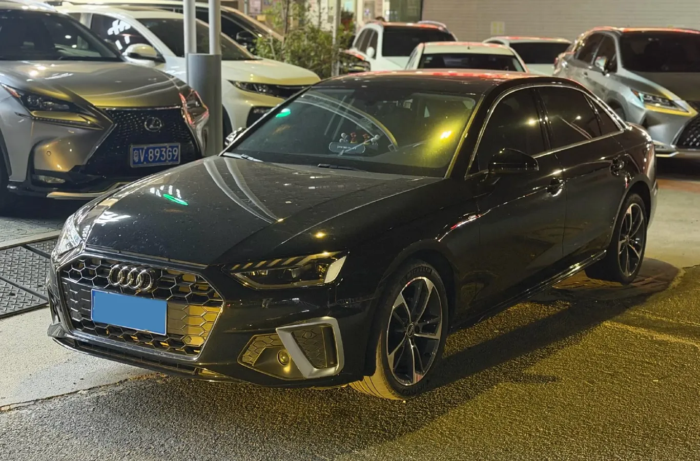 2022 Audi A4L 2.0T 190HP L4 7DCT,autocango,china used car exporter,china ev exporter,chinese used car exporter,chinese used ev exporter