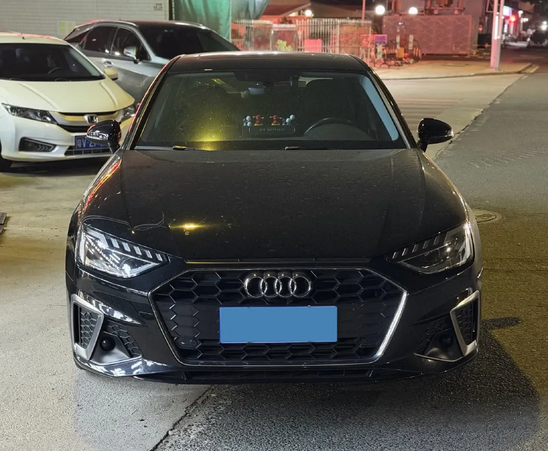 2022 Audi A4L 2.0T 190HP L4 7DCT,autocango,china used car exporter,china ev exporter,chinese used car exporter,chinese used ev exporter