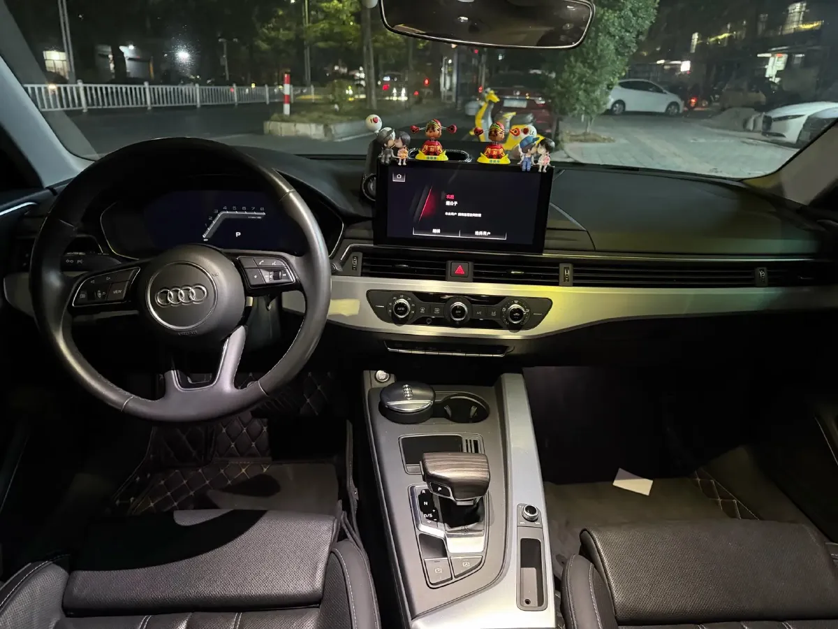 2022 Audi A4L 2.0T 190HP L4 7DCT,autocango,china used car exporter,china ev exporter,chinese used car exporter,chinese used ev exporter