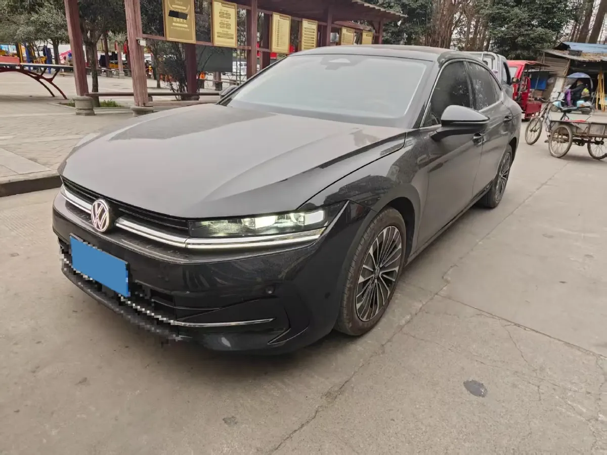 2024 Volkswagen Magotan 2.0T 220HP L4 7DCT,autocango,china used car exporter,china ev exporter,chinese used car exporter,chinese used ev exporter