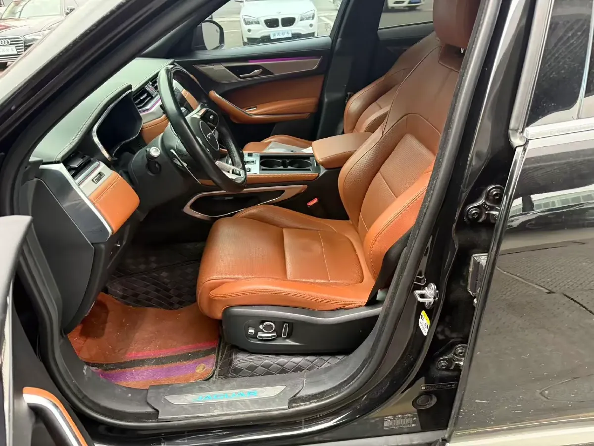 2021 Jaguar F-PACE 2.0T 250HP L4 8AT,autocango,china used car exporter,china ev exporter,chinese used car exporter,chinese used ev exporter