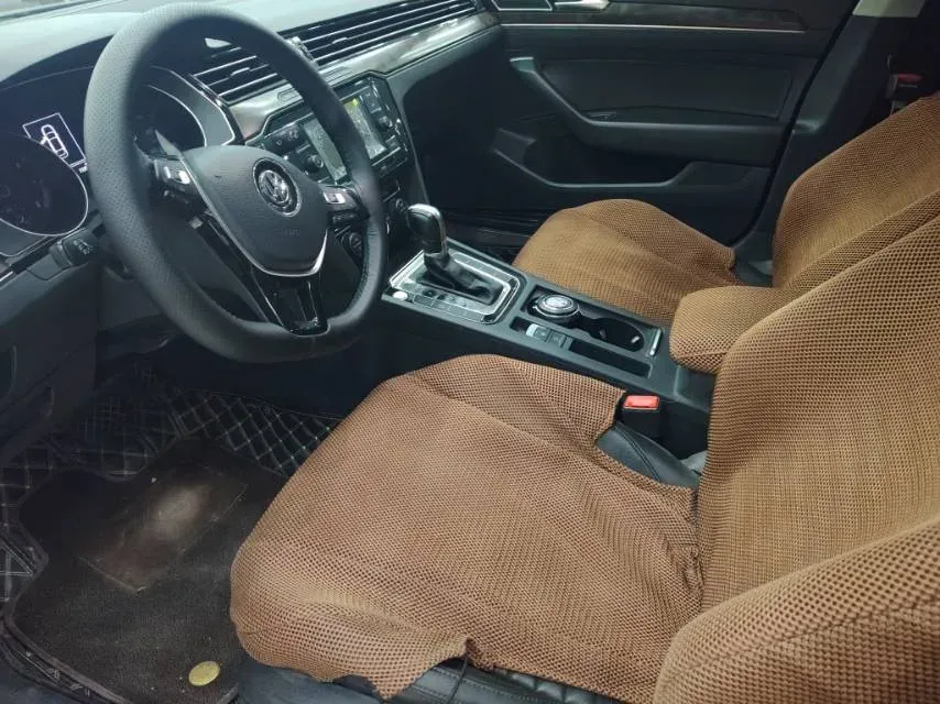 2018 Volkswagen Magotan 1.8T 180HP L4 7DCT,autocango,china used car exporter,china ev exporter,chinese used car exporter,chinese used ev exporter