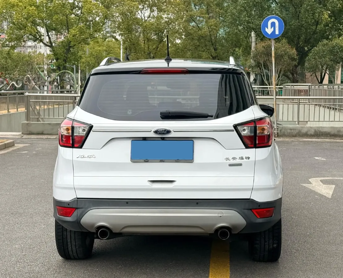 2018 Ford Kuga 1.5T 181HP L4 6AT,autocango,china used car exporter,china ev exporter,chinese used car exporter,chinese used ev exporter