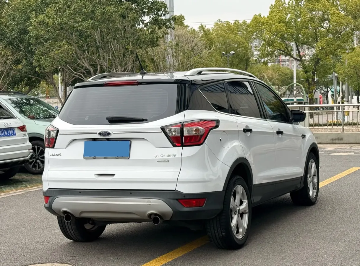 2018 Ford Kuga 1.5T 181HP L4 6AT,autocango,china used car exporter,china ev exporter,chinese used car exporter,chinese used ev exporter