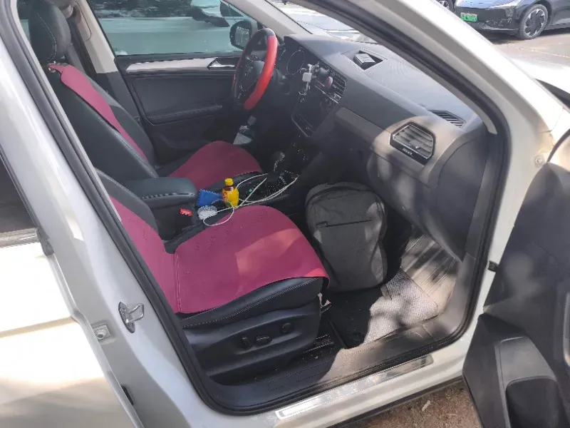 2019 HongQi HS5 2.0T 224HP L4 6AT,autocango,china used car exporter,china ev exporter,chinese used car exporter,chinese used ev exporter