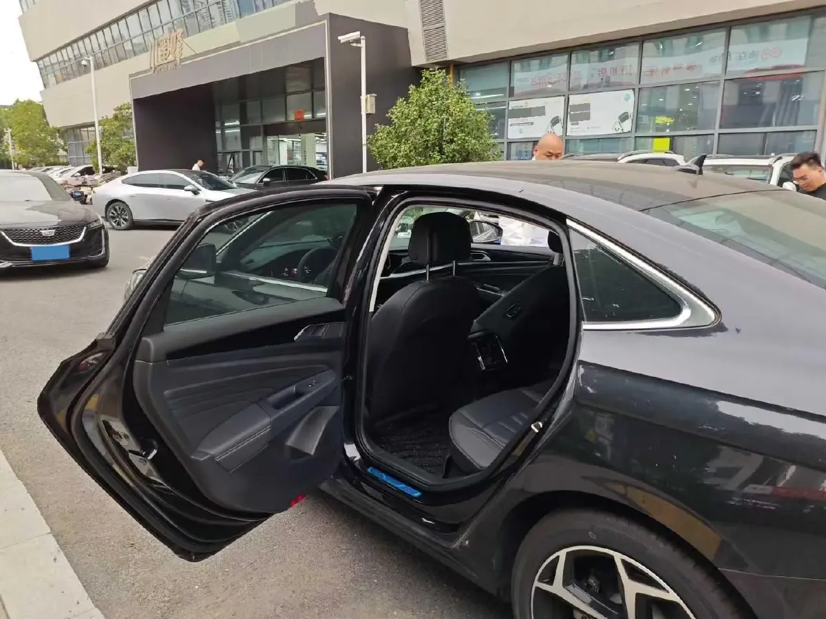 2024 Volkswagen Passat 2.0T 220HP L4 7DCT,autocango,china used car exporter,china ev exporter,chinese used car exporter,chinese used ev exporter