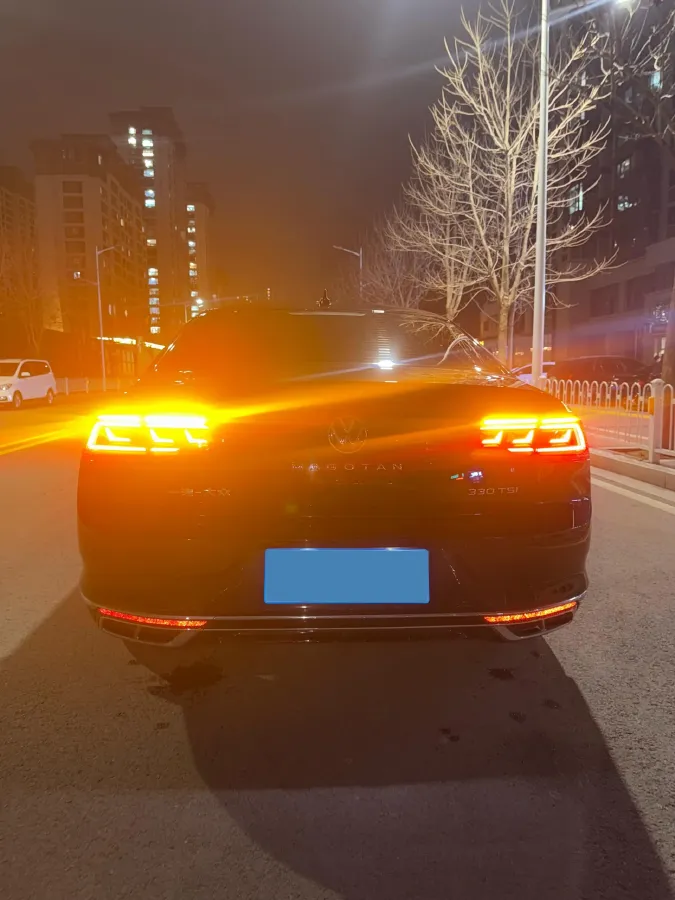 2023 Volkswagen Magotan 2.0T 186HP L4 7DCT,autocango,china used car exporter,china ev exporter,chinese used car exporter,chinese used ev exporter