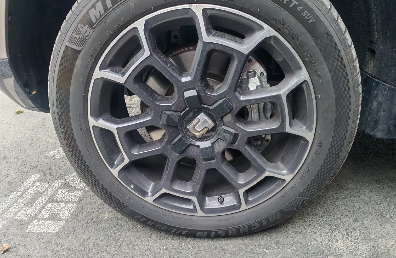 2024 Tank 700 3.0T 360HP V6 9AT PHEV 37.1KWH,autocango,china used car exporter,china ev exporter,chinese used car exporter,chinese used ev exporter