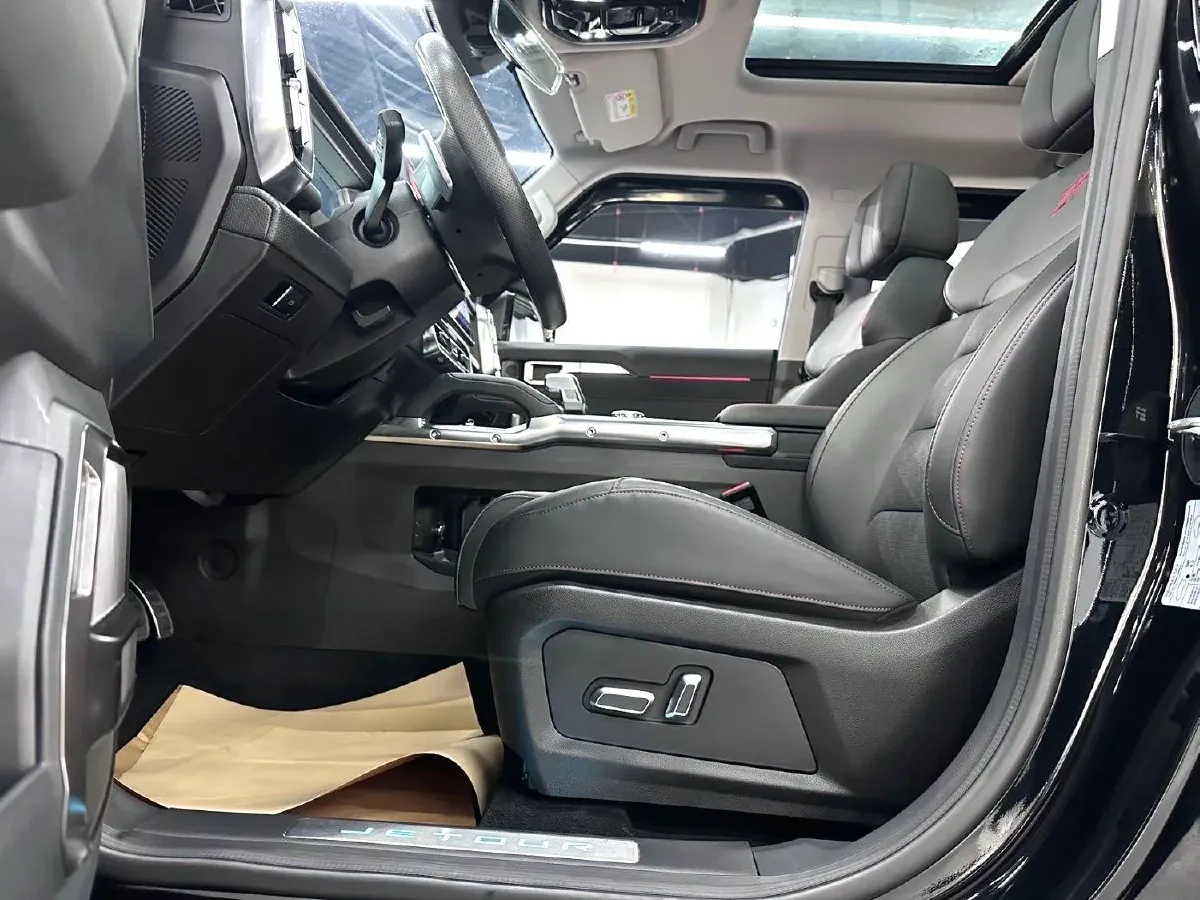 2023 Jetour Traveller 2.0T 254HP L4 7DCT,autocango,china used car exporter,china ev exporter,chinese used car exporter,chinese used ev exporter