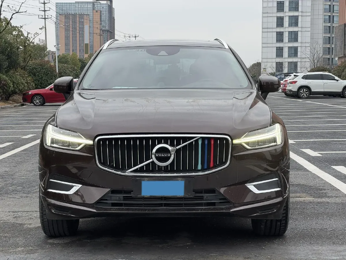 2020 Volvo XC60 2.0T 254HP L4 8AT,autocango,china used car exporter,china ev exporter,chinese used car exporter,chinese used ev exporter