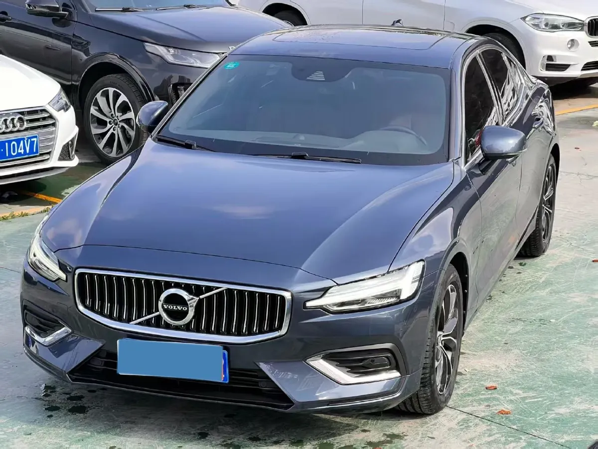 2021 Volvo S60 2.0T 190HP L4 8AT,autocango,china used car exporter,china ev exporter,chinese used car exporter,chinese used ev exporter
