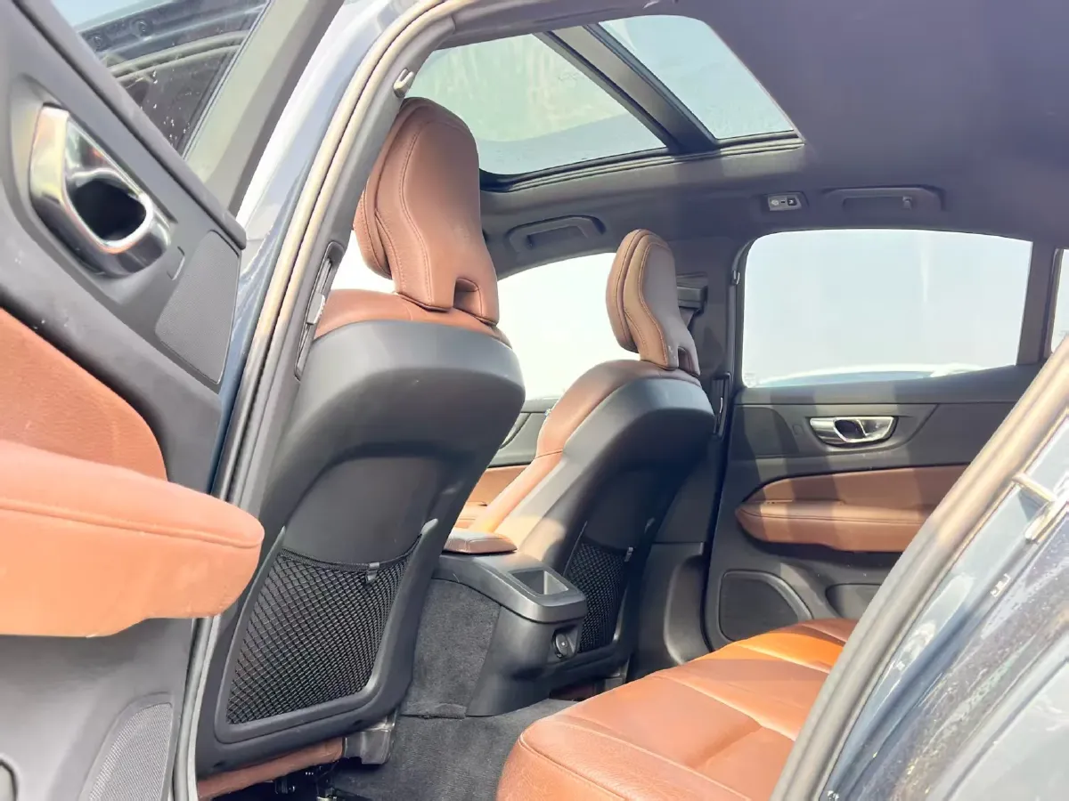 2021 Volvo S60 2.0T 190HP L4 8AT,autocango,china used car exporter,china ev exporter,chinese used car exporter,chinese used ev exporter