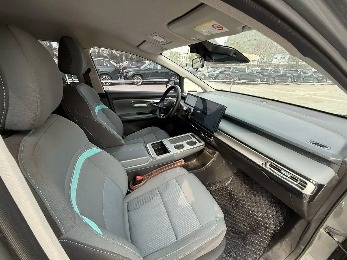 2024 Leapmotor C11 1.5L 95HP L4 REEV 43.74KWH,autocango,china used car exporter,china ev exporter,chinese used car exporter,chinese used ev exporter