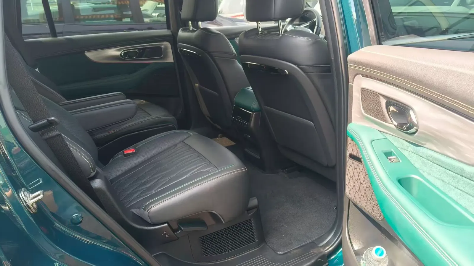 2022 GAC Trumpchi GS8 2.0T 190HP L4 E-CVT Hybrid,autocango,china used car exporter,china ev exporter,chinese used car exporter,chinese used ev exporter