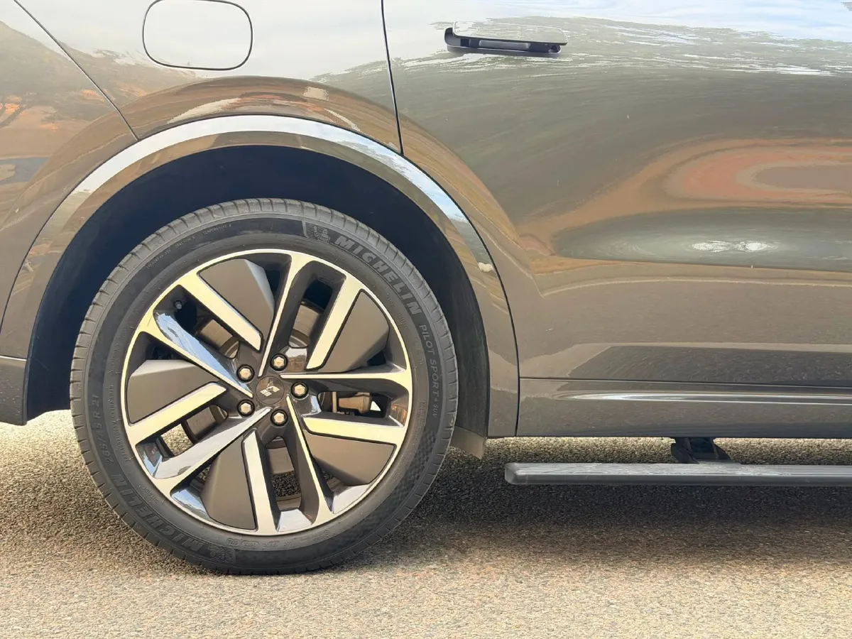 2023 Li L9 Range Extended 154HP REEV 42.6KWH,autocango,china used car exporter,china ev exporter,chinese used car exporter,chinese used ev exporter