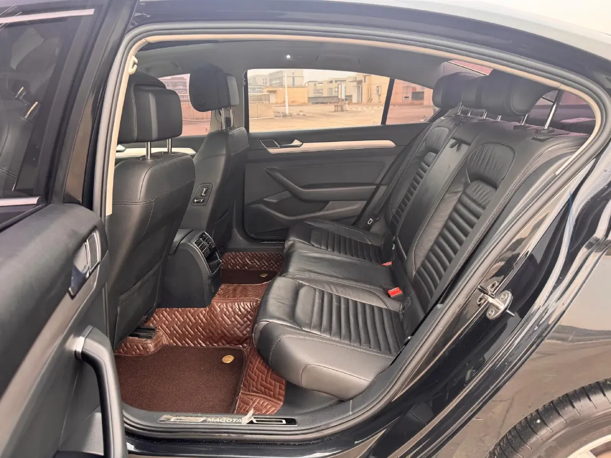 2018 Volkswagen Magotan 1.8T 180HP L4 7DCT,autocango,china used car exporter,china ev exporter,chinese used car exporter,chinese used ev exporter