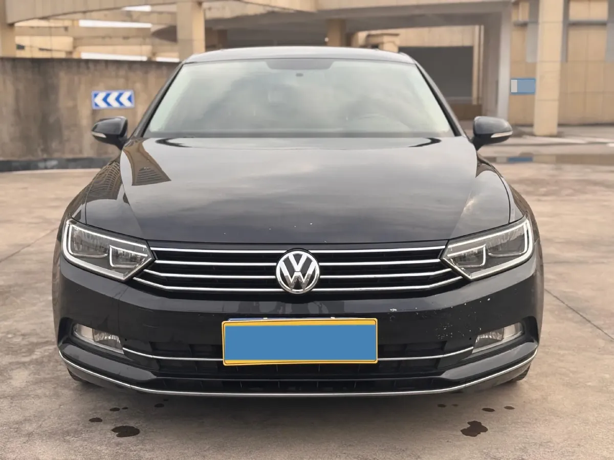 2018 Volkswagen Magotan 1.8T 180HP L4 7DCT,autocango,china used car exporter,china ev exporter,chinese used car exporter,chinese used ev exporter