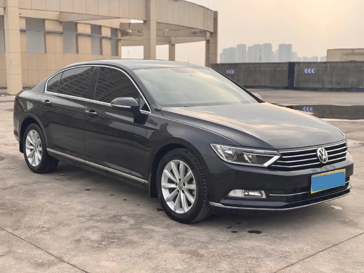 2018 Volkswagen Magotan 1.8T 180HP L4 7DCT,autocango,china used car exporter,china ev exporter,chinese used car exporter,chinese used ev exporter