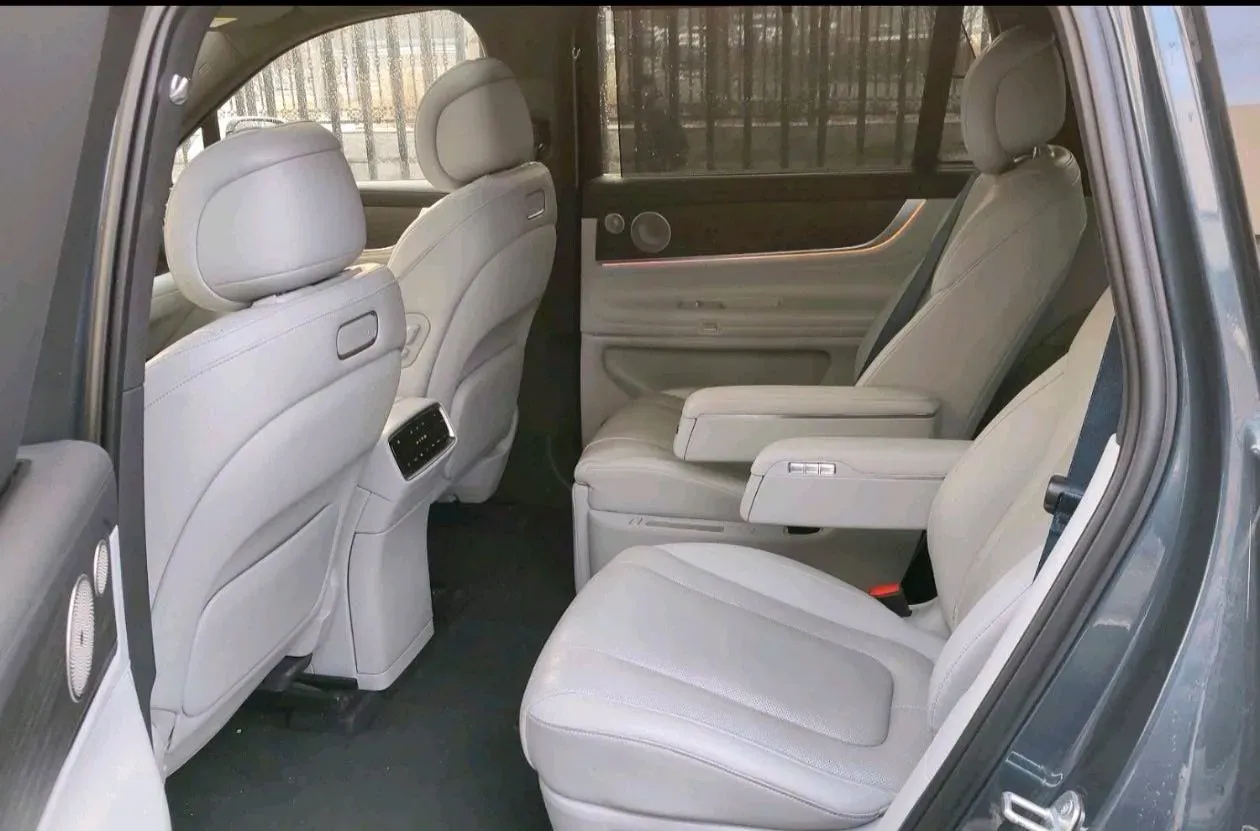 2024 AITO AITO M9 1.5T 152HP L4 REEV 42KWH,autocango,china used car exporter,china ev exporter,chinese used car exporter,chinese used ev exporter