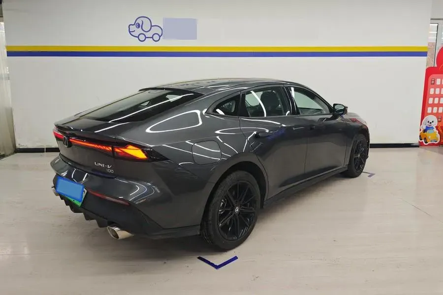 2023 ChangAn UNI-V iDD 1.5T 170HP L4 6TCT PHEV 18.4KWH,autocango,china used car exporter,china ev exporter,chinese used car exporter,chinese used ev exporter