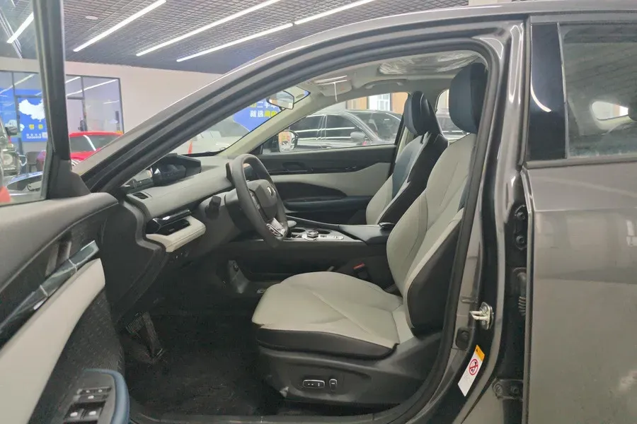 2023 ChangAn UNI-V iDD 1.5T 170HP L4 6TCT PHEV 18.4KWH,autocango,china used car exporter,china ev exporter,chinese used car exporter,chinese used ev exporter