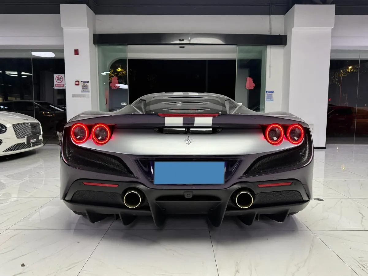 2019 Aston Martin DB11 5.2T 639HP V12 8AT,autocango,china used car exporter,china ev exporter,chinese used car exporter,chinese used ev exporter