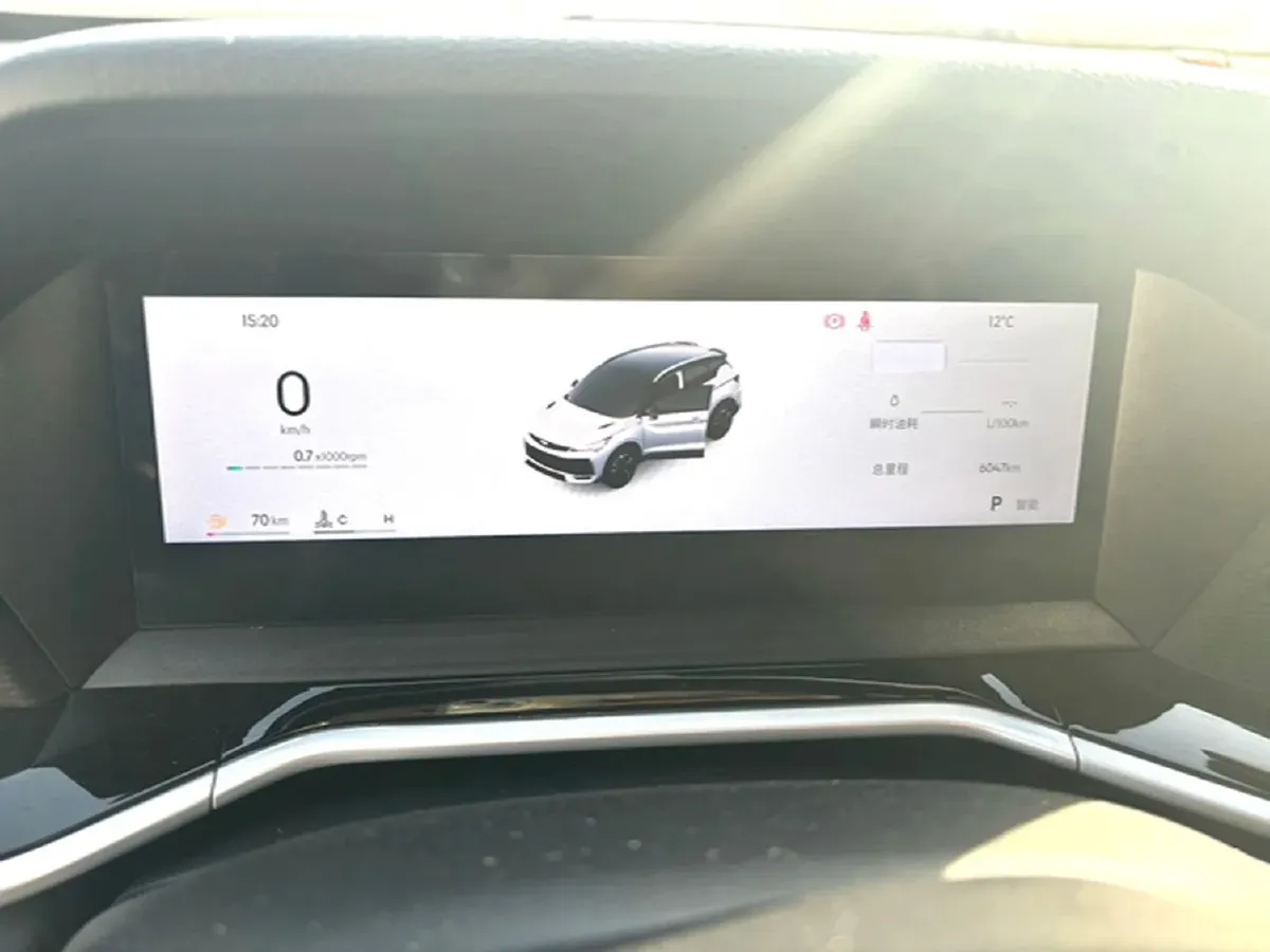 2025 Geely Coolray 1.5T 181HP L4 7DCT,autocango,china used car exporter,china ev exporter,chinese used car exporter,chinese used ev exporter