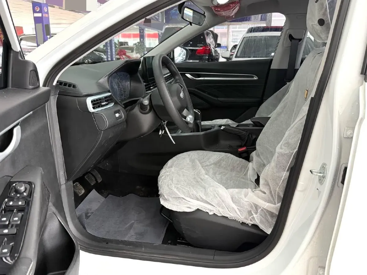 2025 Geely Emgrand 1.5L 127HP L4 5MT,autocango,china used car exporter,china ev exporter,chinese used car exporter,chinese used ev exporter