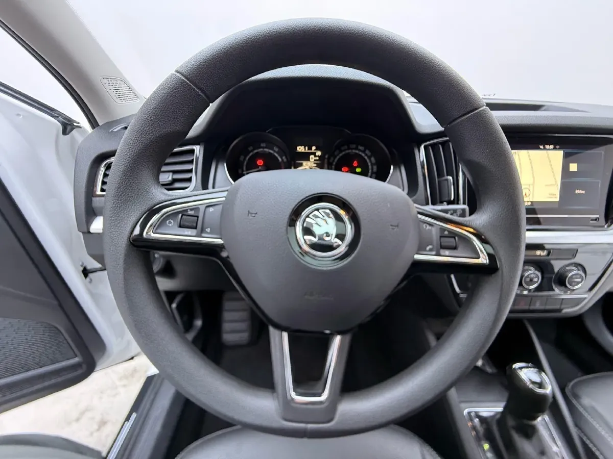 2021 Skoda Kamiq 1.5L 112HP L4 6AT,autocango,china used car exporter,china ev exporter,chinese used car exporter,chinese used ev exporter