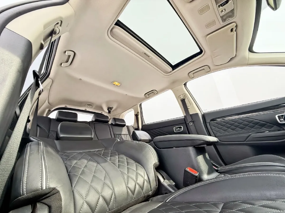 2021 Mitsubishi Outlander 2.0L 166HP L4 CVT,autocango,china used car exporter,china ev exporter,chinese used car exporter,chinese used ev exporter