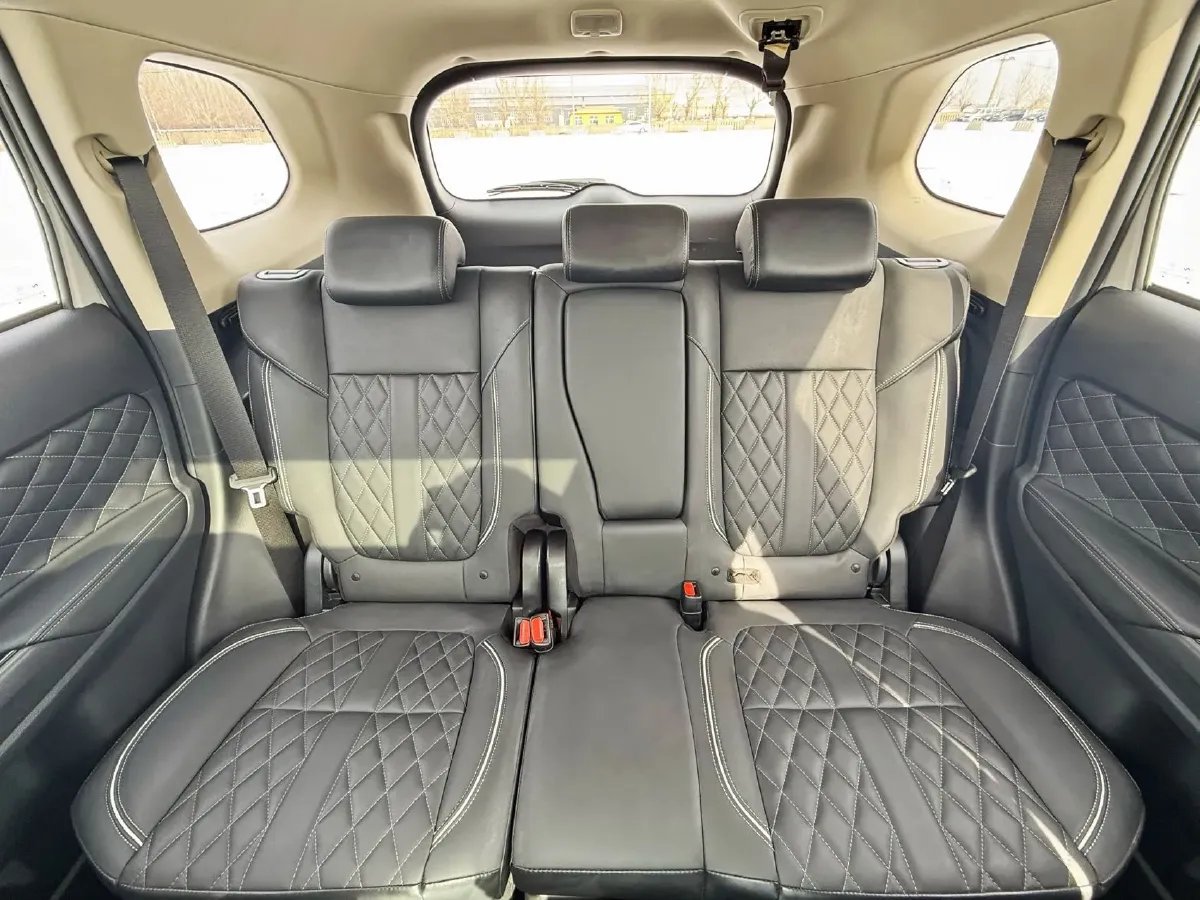 2021 Mitsubishi Outlander 2.0L 166HP L4 CVT,autocango,china used car exporter,china ev exporter,chinese used car exporter,chinese used ev exporter