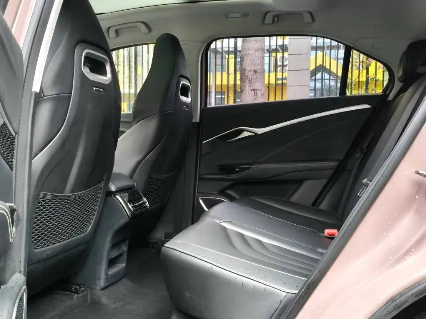 2022 Venucia Grand V 1.5T 190HP L4 7DCT,autocango,china used car exporter,china ev exporter,chinese used car exporter,chinese used ev exporter