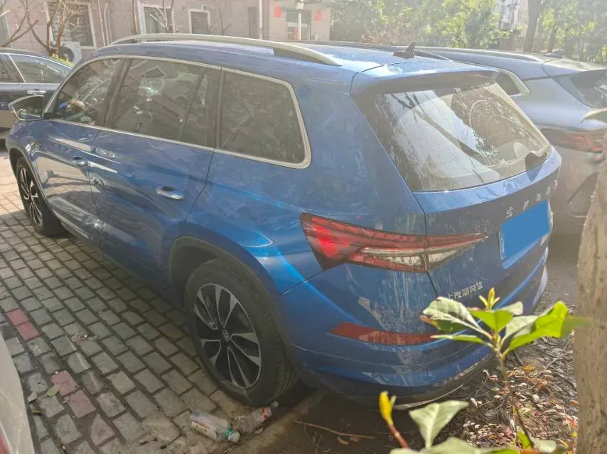 2022 Skoda Kodiak 2.0T 186HP L4 7DCT,autocango,china used car exporter,china ev exporter,chinese used car exporter,chinese used ev exporter
