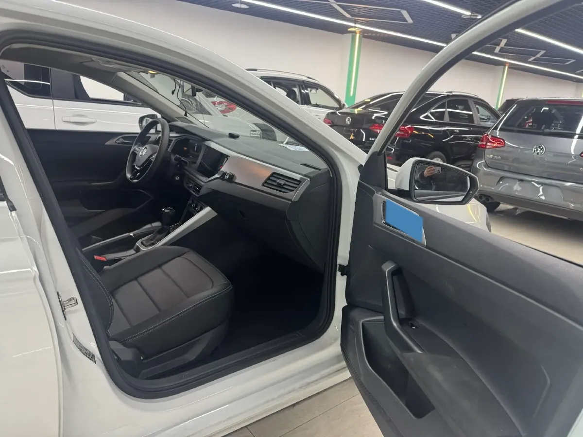 2023 Volkswagen Polo 1.5L 110HP L4 6AT,autocango,china used car exporter,china ev exporter,chinese used car exporter,chinese used ev exporter