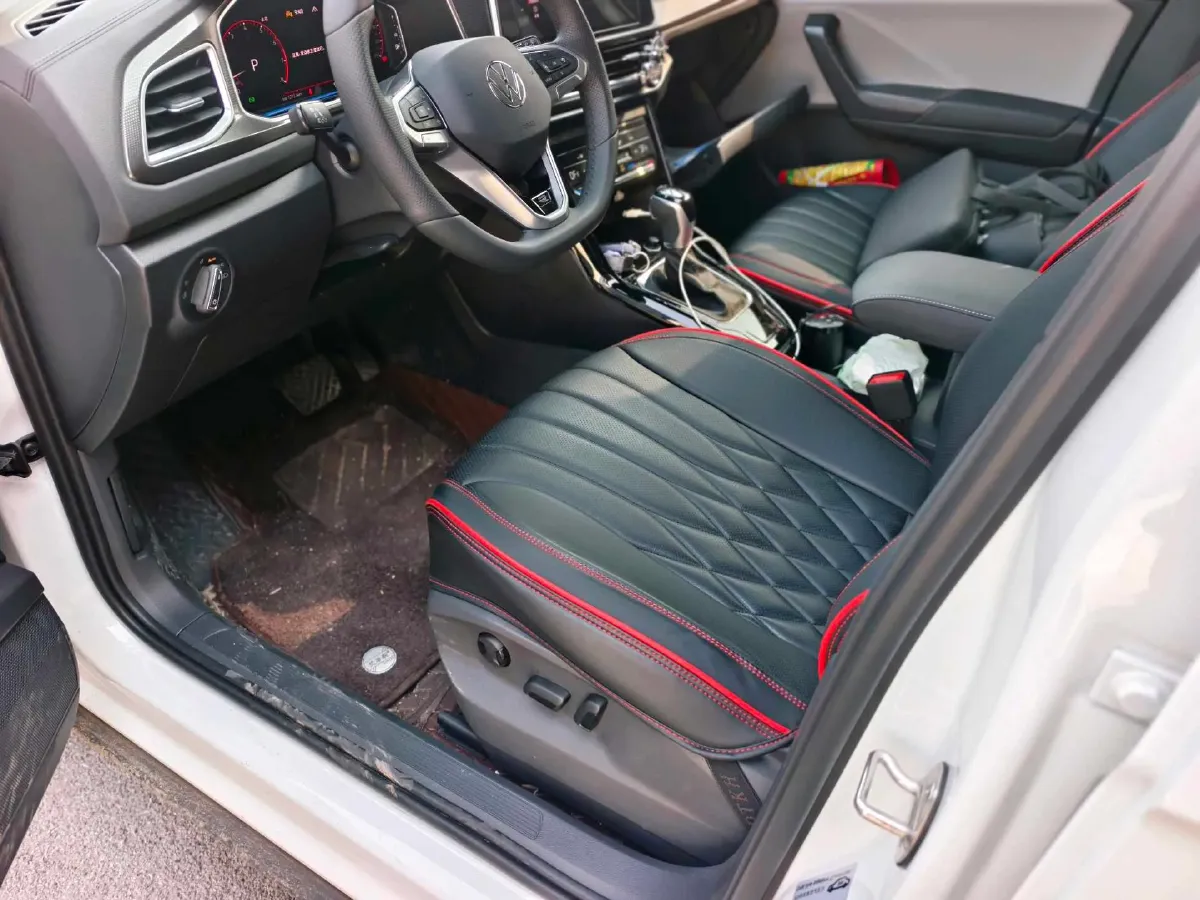 2025 Volkswagen T-Roc 1.5T 160HP L4 7DCT,autocango,china used car exporter,china ev exporter,chinese used car exporter,chinese used ev exporter