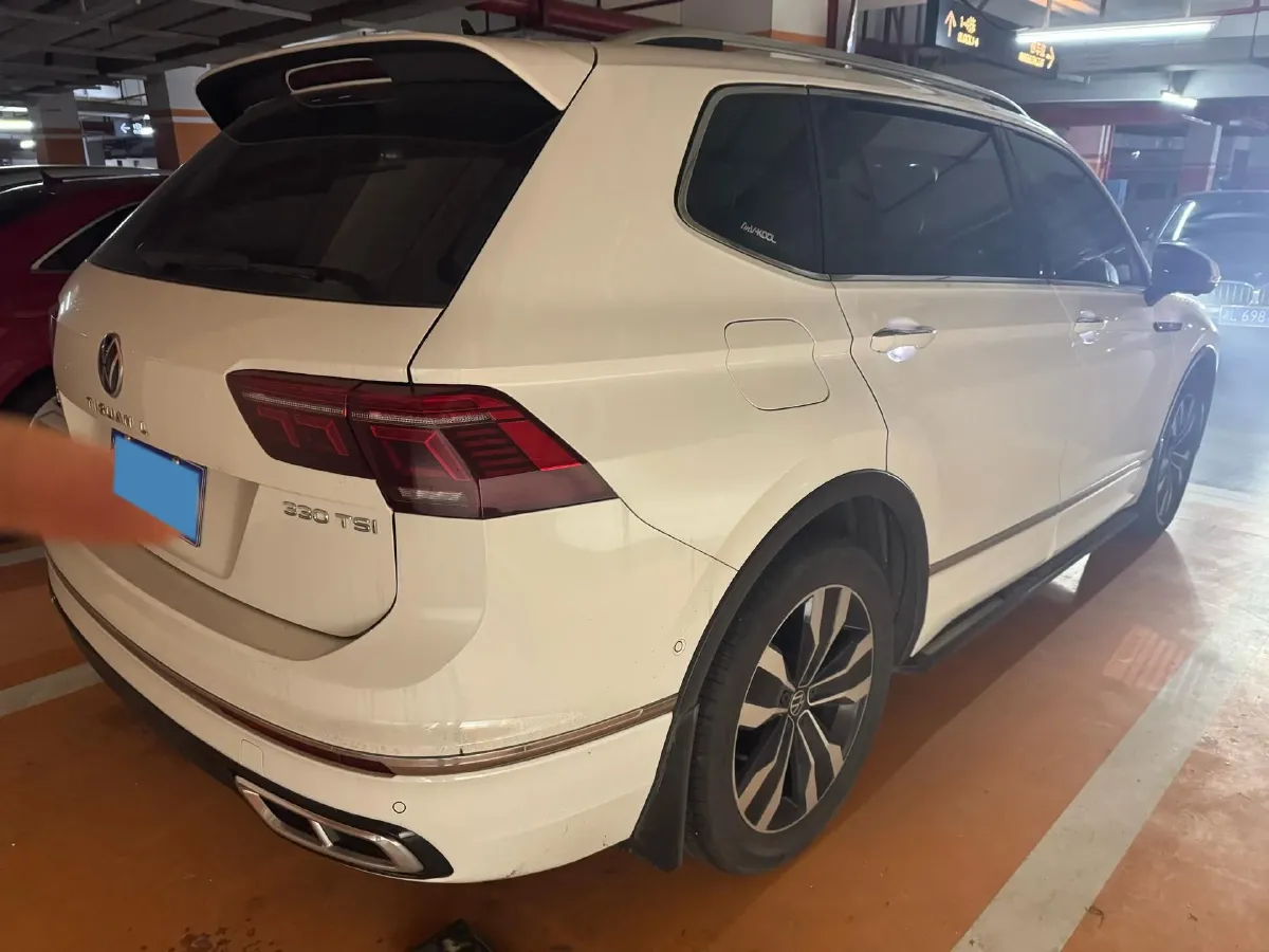 2023 Volkswagen Tiguan L 2.0T 186HP L4 7DCT,autocango,china used car exporter,china ev exporter,chinese used car exporter,chinese used ev exporter