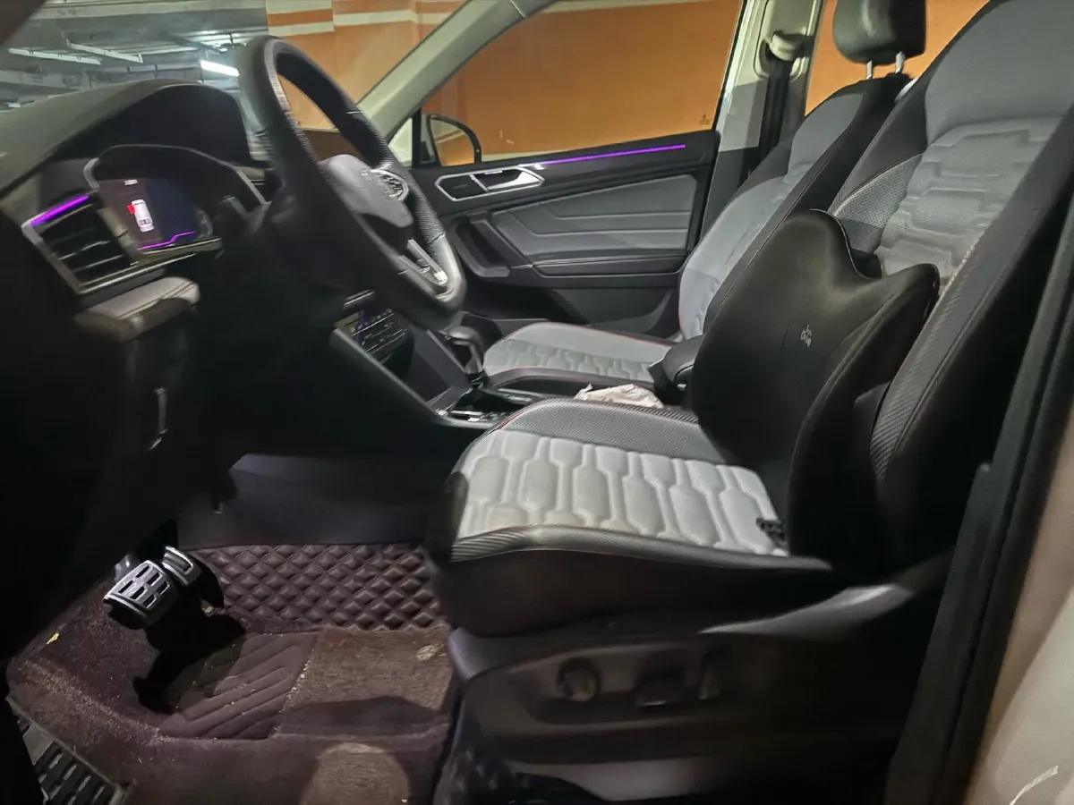 2023 Volkswagen Tiguan L 2.0T 186HP L4 7DCT,autocango,china used car exporter,china ev exporter,chinese used car exporter,chinese used ev exporter