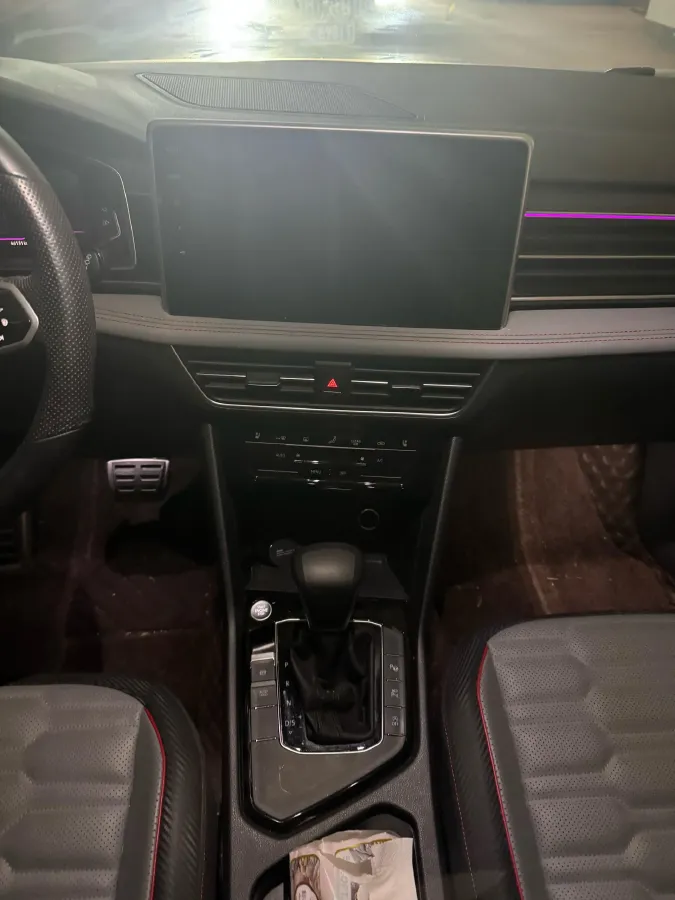 2023 Volkswagen Tiguan L 2.0T 186HP L4 7DCT,autocango,china used car exporter,china ev exporter,chinese used car exporter,chinese used ev exporter