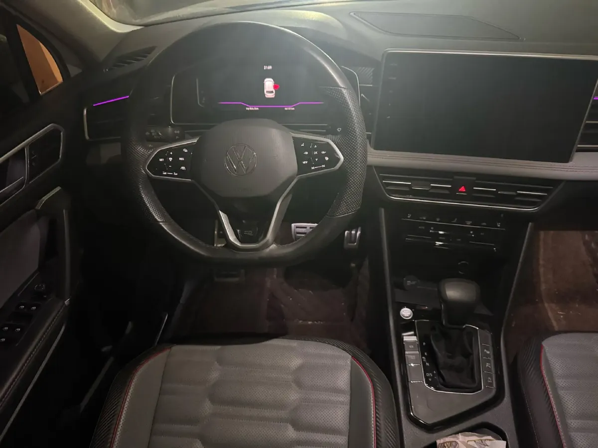 2023 Volkswagen Tiguan L 2.0T 186HP L4 7DCT,autocango,china used car exporter,china ev exporter,chinese used car exporter,chinese used ev exporter