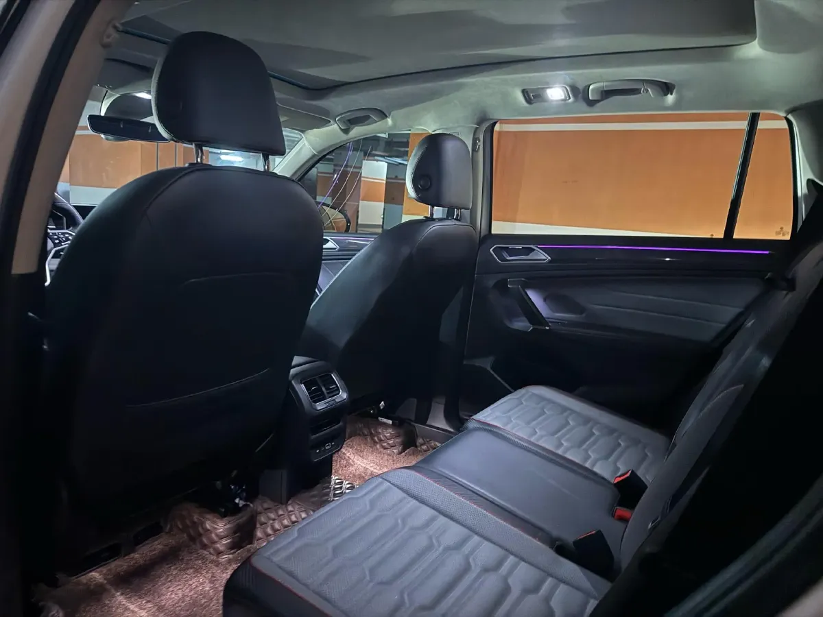 2023 Volkswagen Tiguan L 2.0T 186HP L4 7DCT,autocango,china used car exporter,china ev exporter,chinese used car exporter,chinese used ev exporter