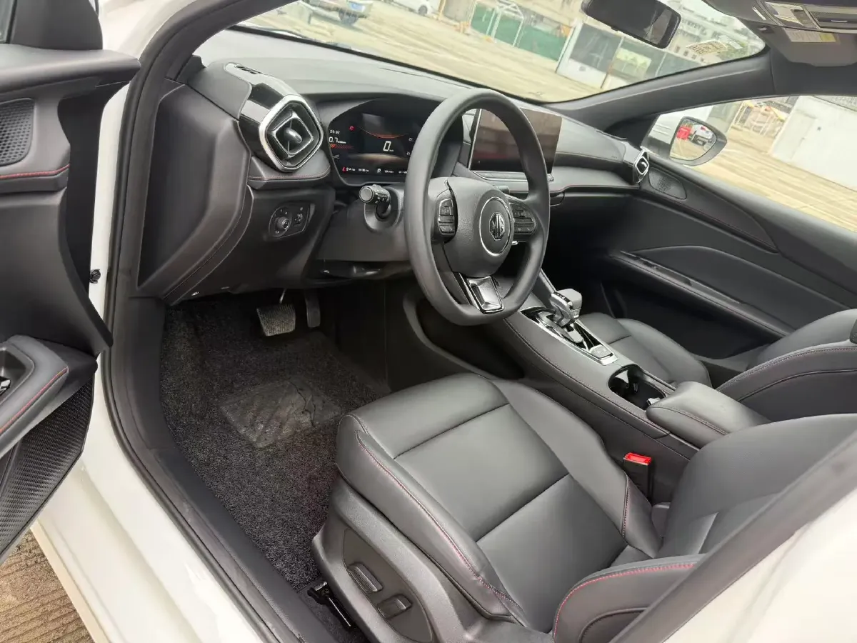 2025 MG 5 1.5T 181HP L4 7DCT,autocango,china used car exporter,china ev exporter,chinese used car exporter,chinese used ev exporter