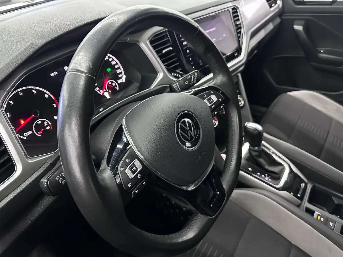 2021 Volkswagen T-Roc 1.4T 150HP L4 7DCT,autocango,china used car exporter,china ev exporter,chinese used car exporter,chinese used ev exporter