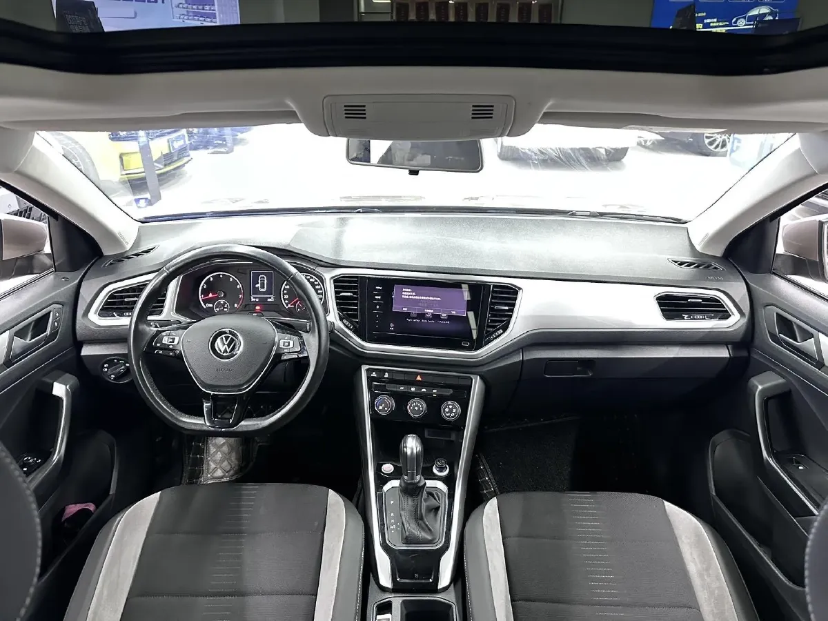 2021 Volkswagen T-Roc 1.4T 150HP L4 7DCT,autocango,china used car exporter,china ev exporter,chinese used car exporter,chinese used ev exporter