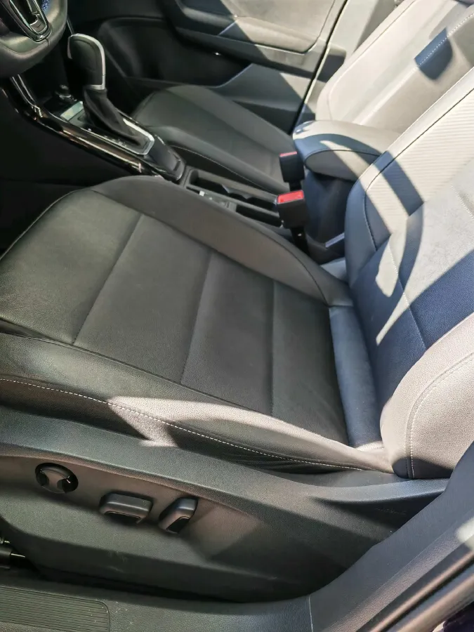 2022 Volkswagen T-Roc 1.4T 150HP L4 7DCT,autocango,china used car exporter,china ev exporter,chinese used car exporter,chinese used ev exporter