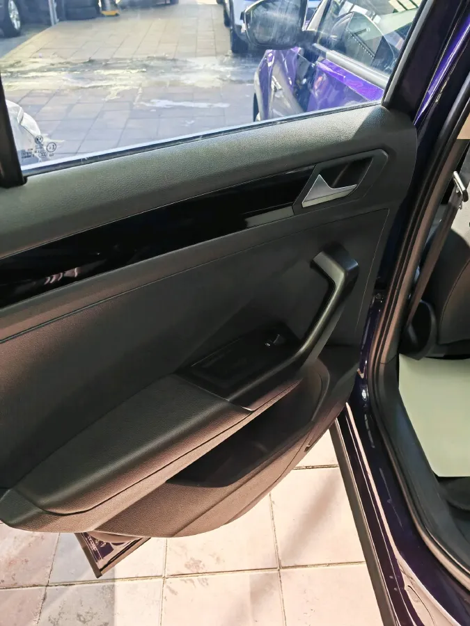 2022 Volkswagen T-Roc 1.4T 150HP L4 7DCT,autocango,china used car exporter,china ev exporter,chinese used car exporter,chinese used ev exporter